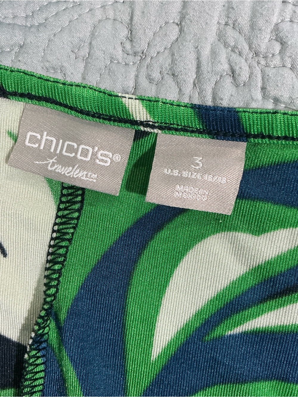 💙 Chico’s Travelers Blue Green White Sleeveless Dress Shark Bite Hem (01568) - Picture 6 of 7